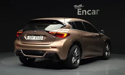 Infiniti Q30