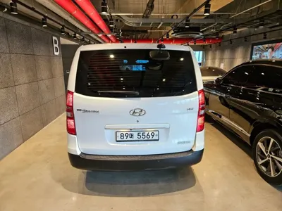 Hyundai Starex
