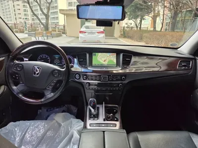 Hyundai Equus
