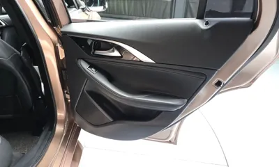 Infiniti Q30