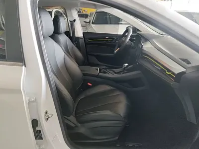 Roewe i5