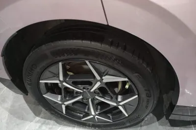 Lynk & Co Z20