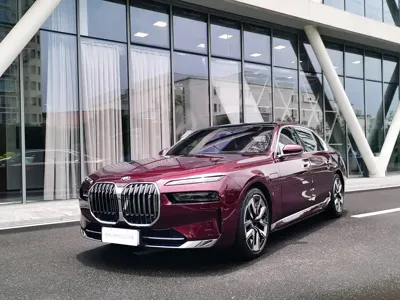 BMW i7