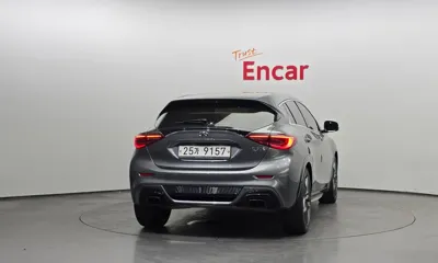 Infiniti Q30