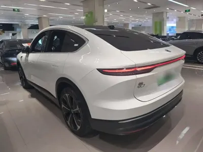 Nio EC7