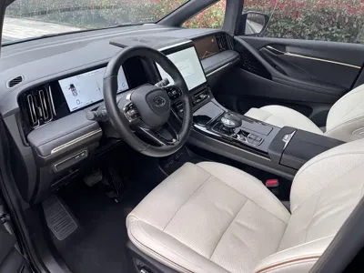 GAC Motor Trumpchi M8