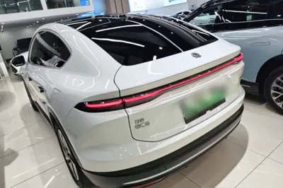 Nio EC6