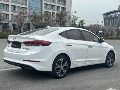 Hyundai Elantra
