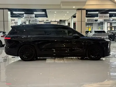 Nio ES8