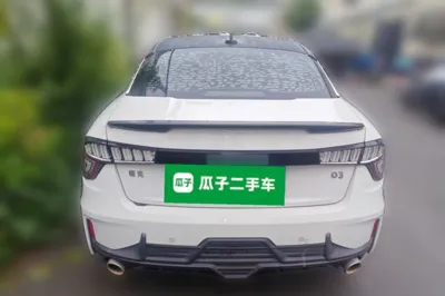 Lynk & Co 03