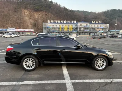 Hyundai Genesis