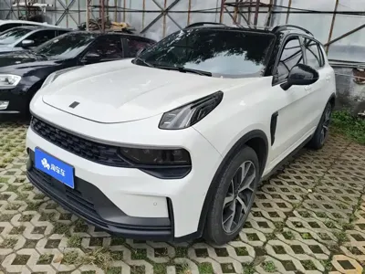 Lynk & Co 01