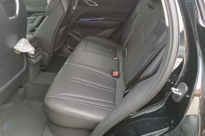 Hongqi HS3