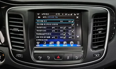 Chrysler 200