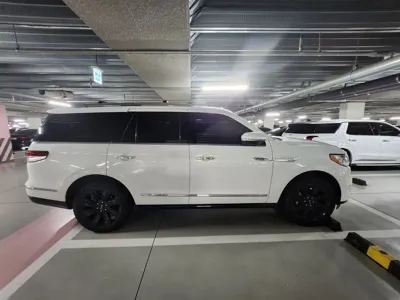 Lincoln Navigator