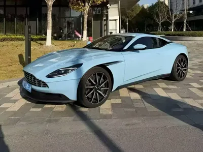 Aston Martin DB11