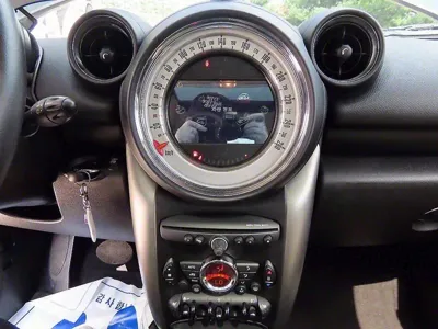 MINI Paceman