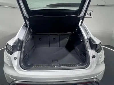 Porsche Macan EV
