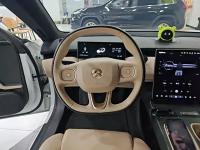 Nio ET5T