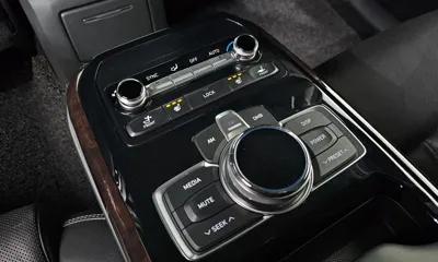 Genesis EQ900