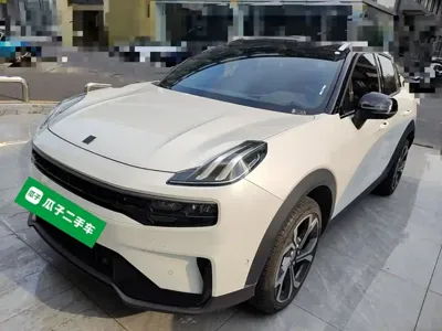 Lynk & Co 06