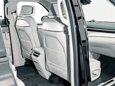 Volvo EM90