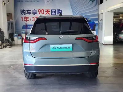 Nio ES8