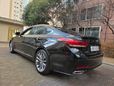 Hyundai Genesis