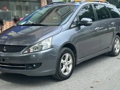 Mitsubishi Grandis