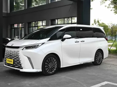 Lexus LM