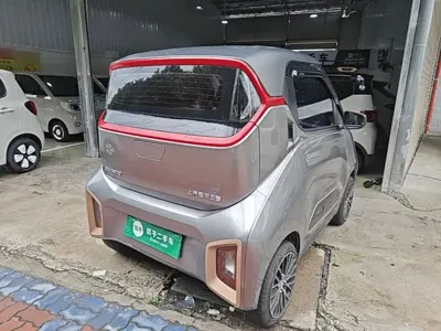 Baojun E200