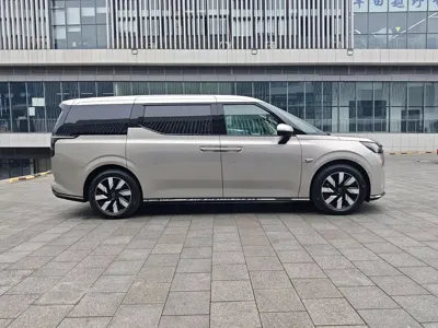 Volvo EM90