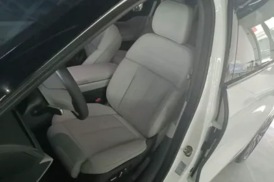 Nio ES8