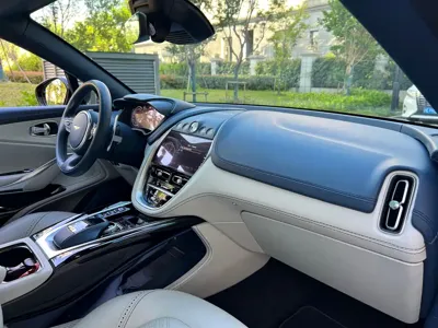 Aston Martin DBX