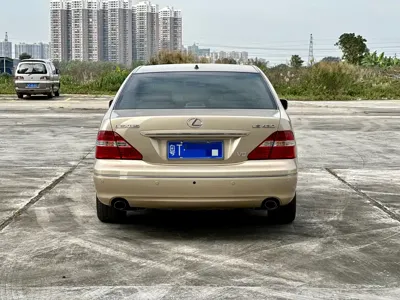 Lexus LS