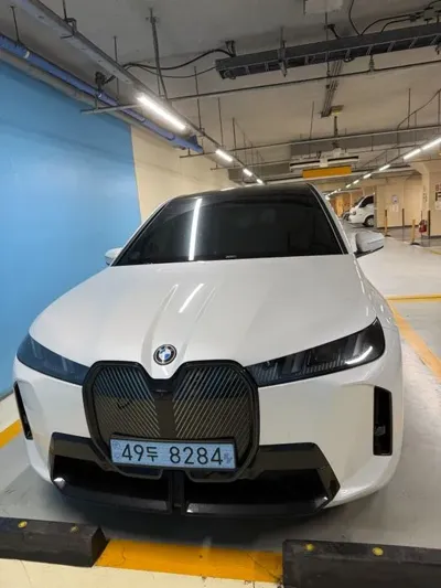 BMW iX