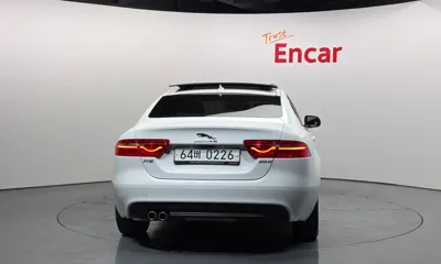 Jaguar XE