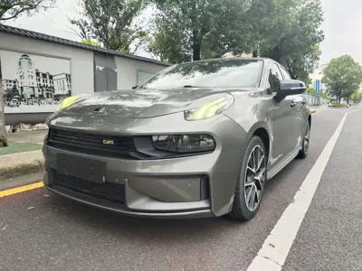 Lynk & Co 03