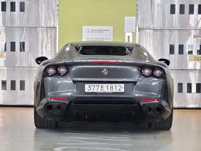 Ferrari 812
