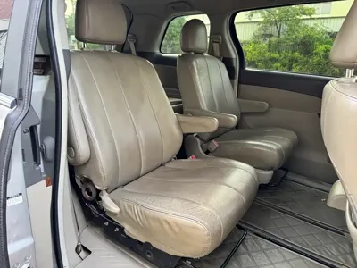 BYD M6