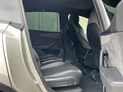 Tesla Model Y L