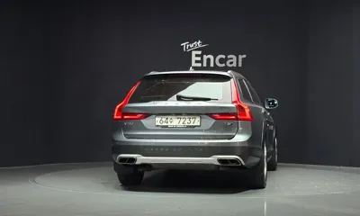 Volvo V90