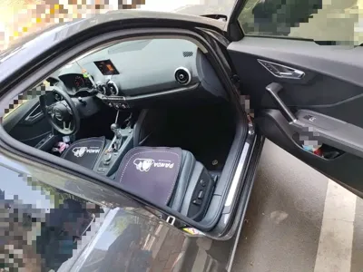 Audi Q2L