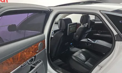 Jaguar XJ