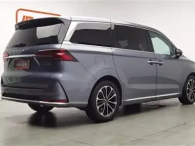 Roewe iMAX8