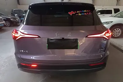 Hongqi HS6 PHEV