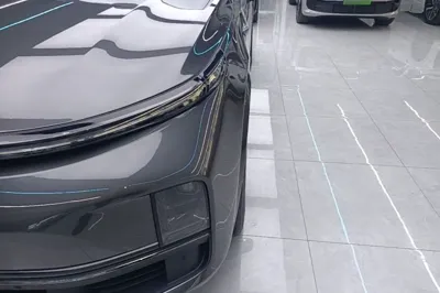 Li Auto L8