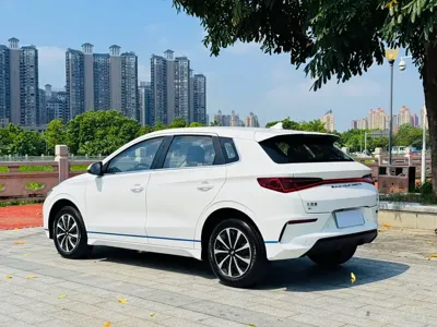 BYD e2