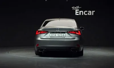 Lexus IS