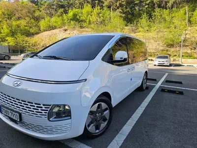 Hyundai Staria
